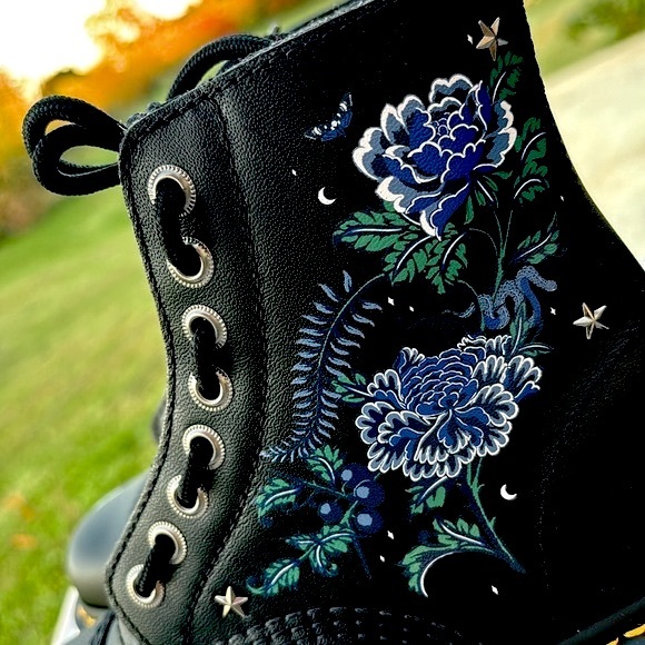 🆕RARE Doc Martens “Sinclair” Mystic Floral Backhand Leather Tie/Zip Combat Boots - Picture 11 of 16